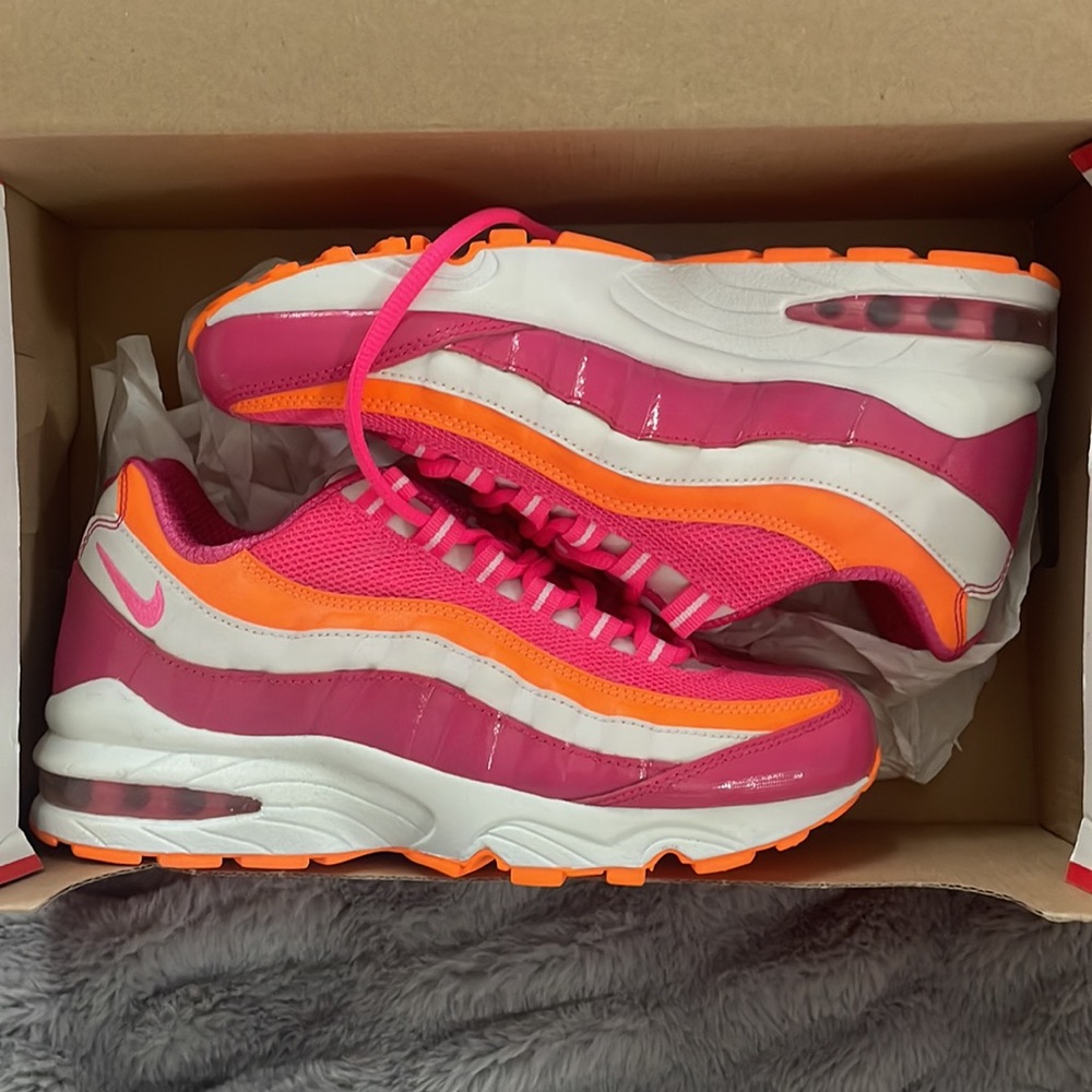 BRAND NEW NIKE AIR MAX ‘95 LE (GS) 5Y
